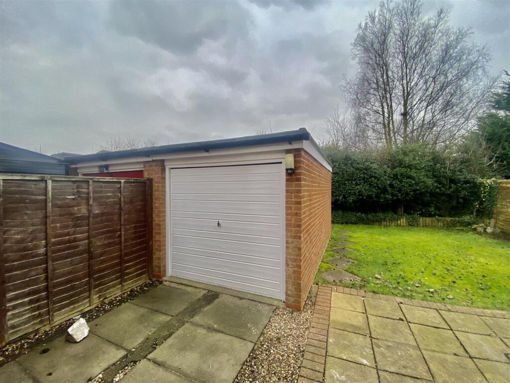 GARAGE.jpg