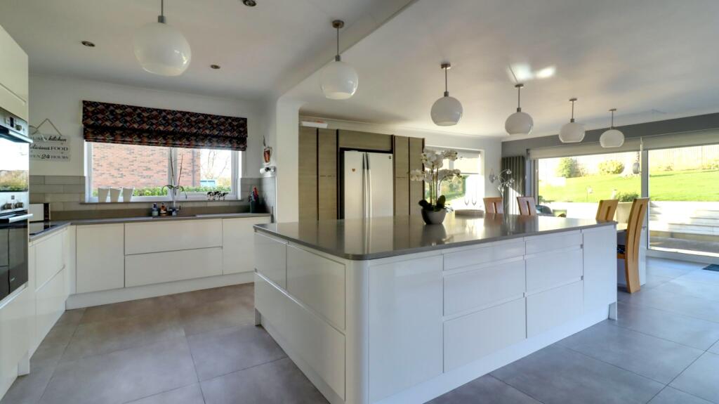 13. Kitchen 2