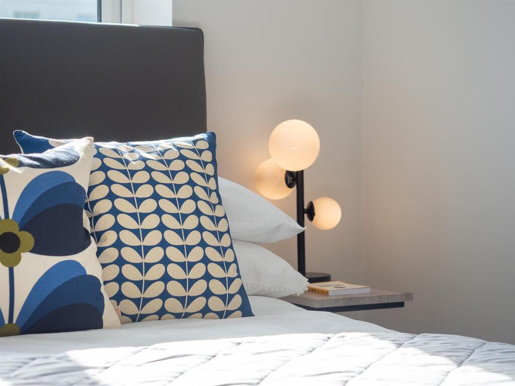 Rugby Rd Flat 140-23.jpg