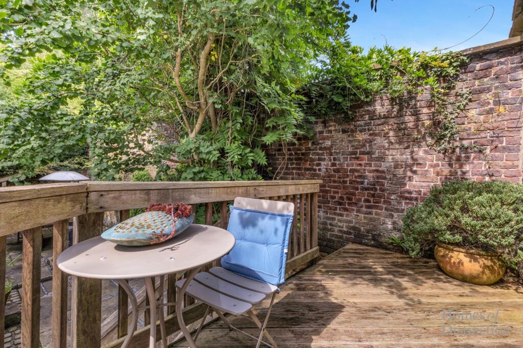 Coach House - Balcony