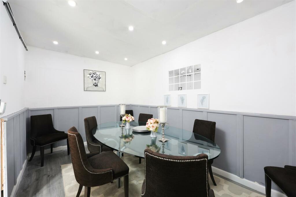 21 Allington Way 20.JPG