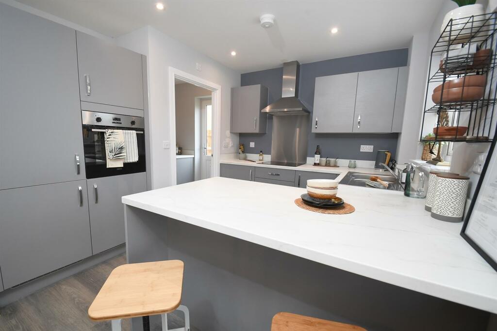Bellway Eastern Counties - Ivy Hill sales office a