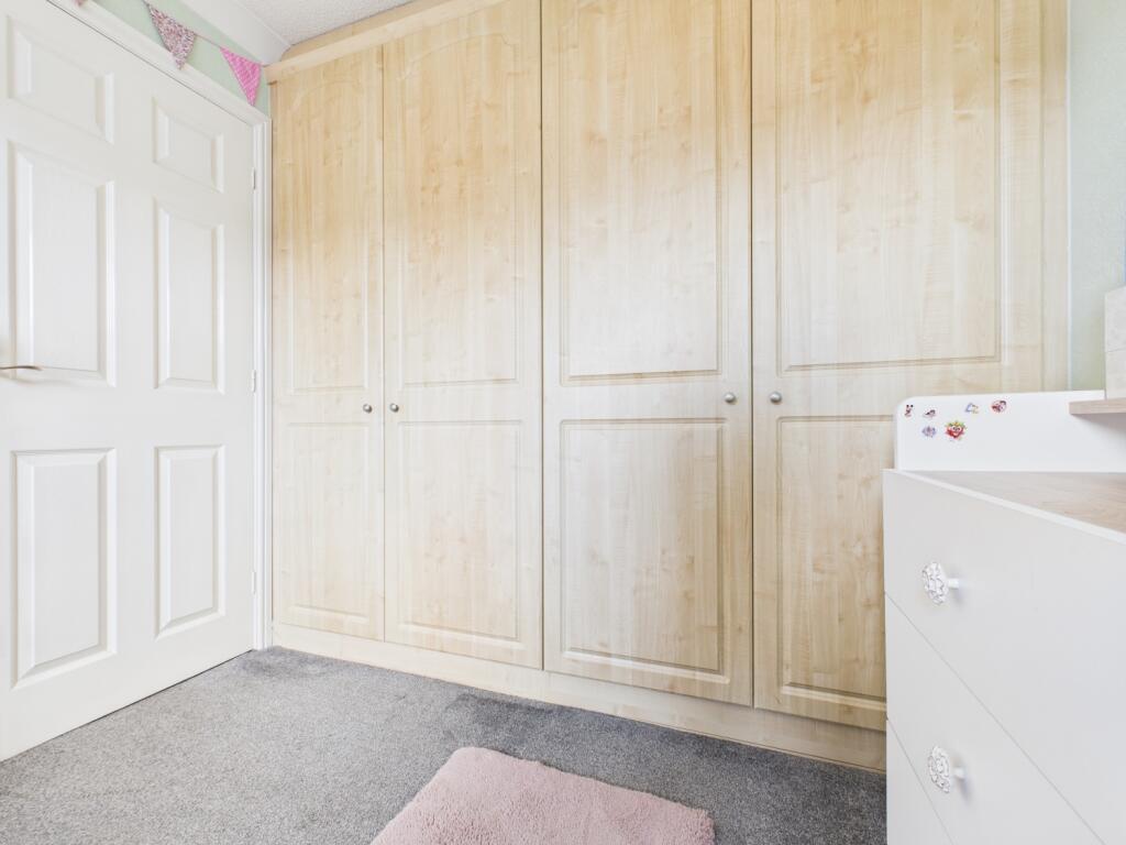 CAM03729G0-PR0185-STILL021