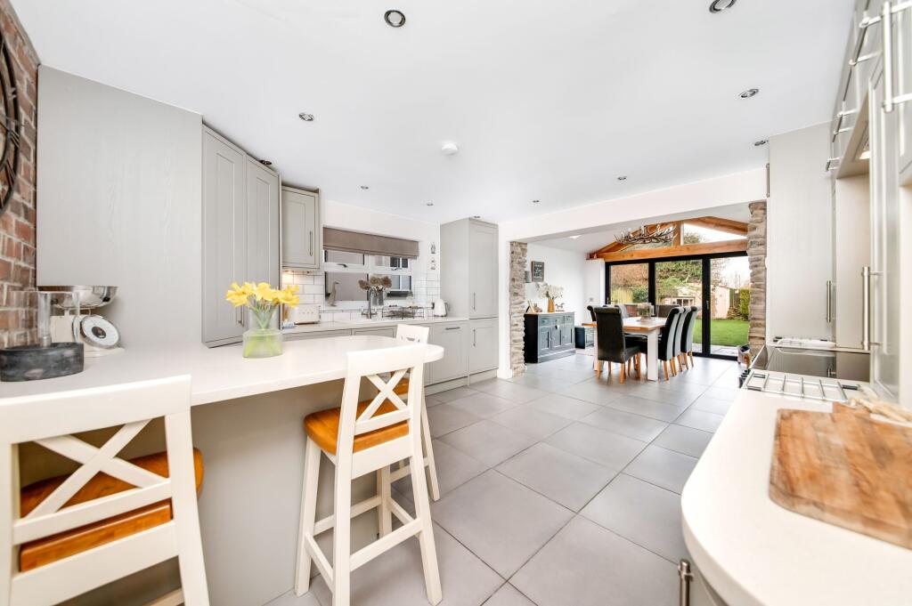 BREAKFAST KITCHEN