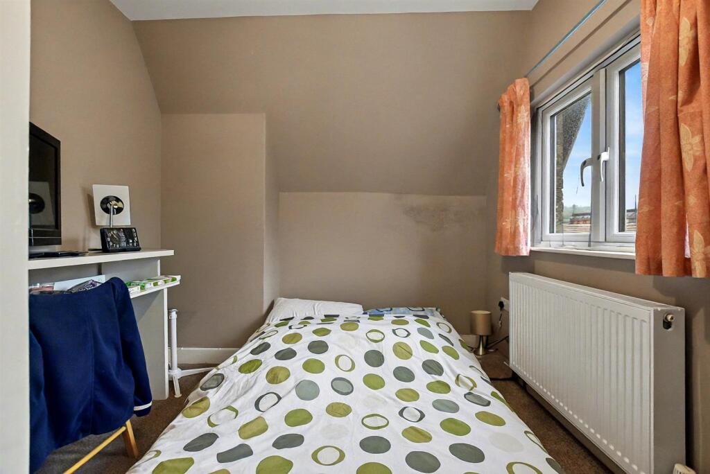 Bedroom 2.jpg
