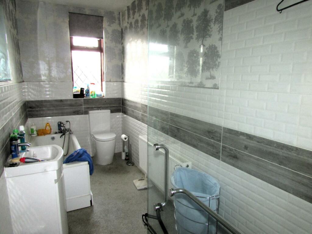 CemeteryRd5bath.JPG