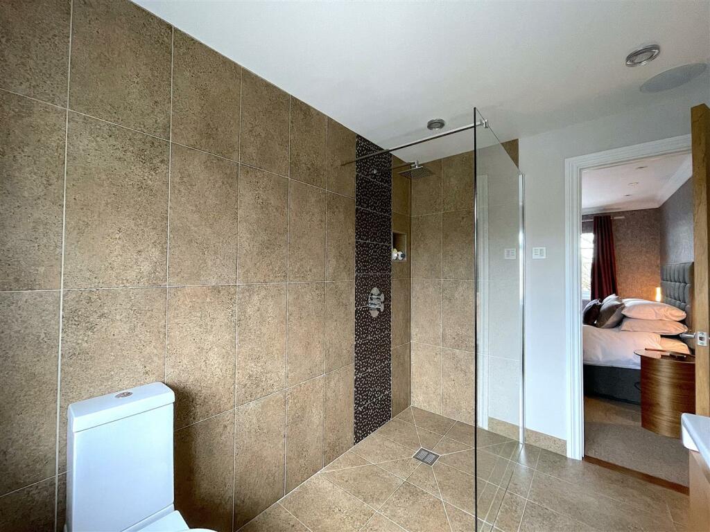 En-Suite (2).jpeg