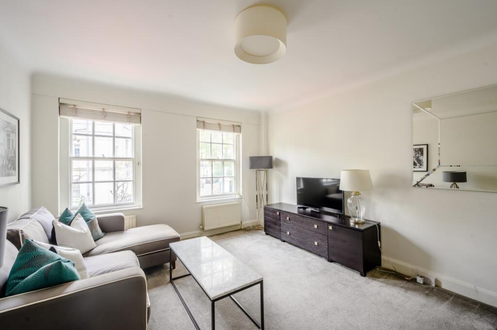 8444245-interior12