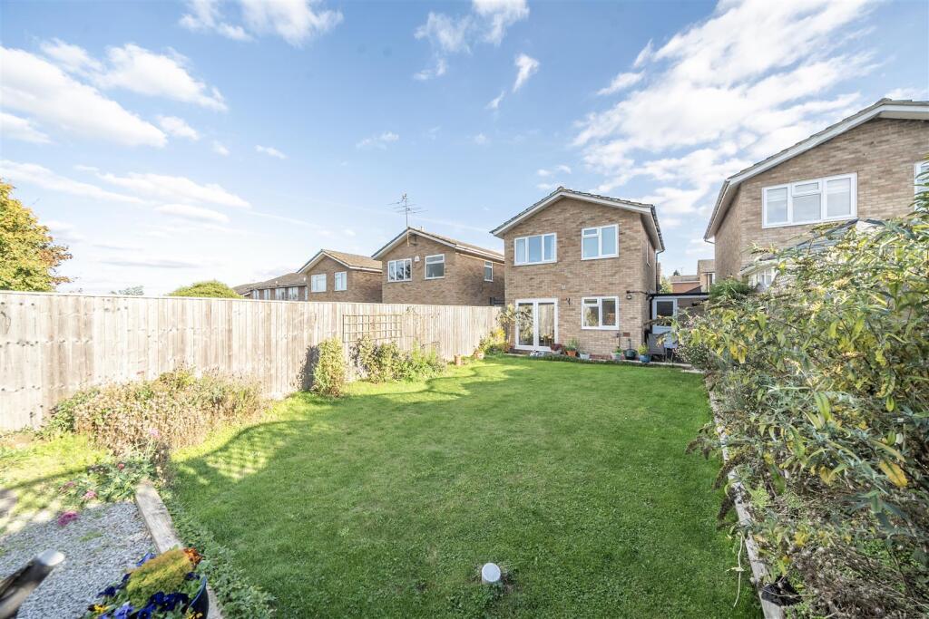 14 Oak Close, Towcester (19).jpg