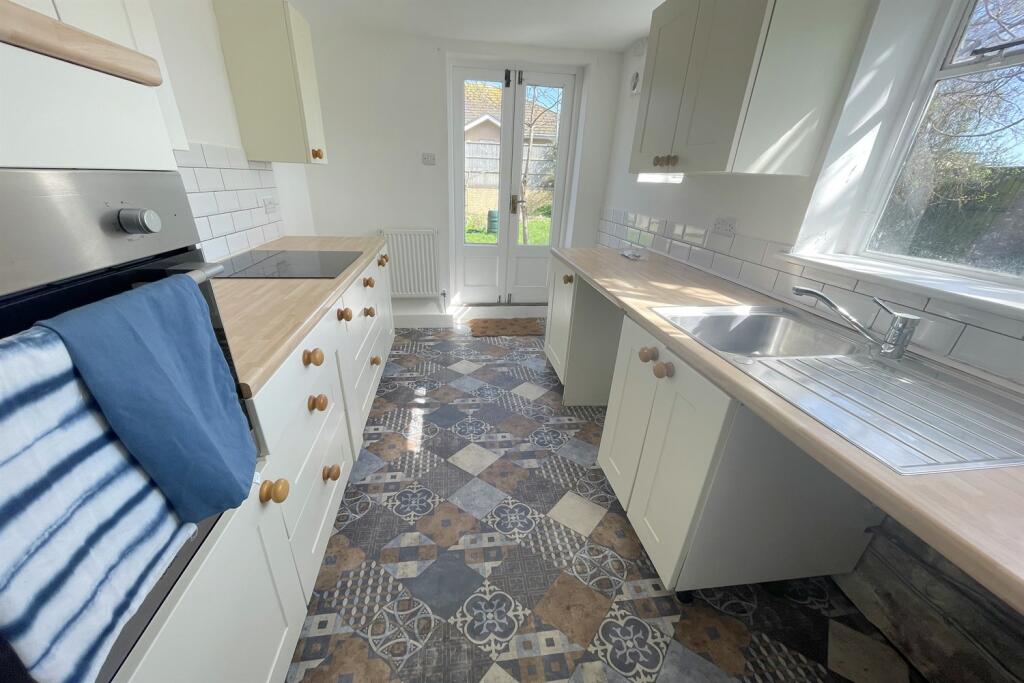 Modern fitted kitche
