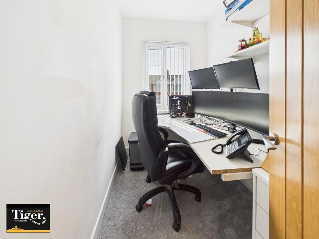 CAM02176G0-PR0559...