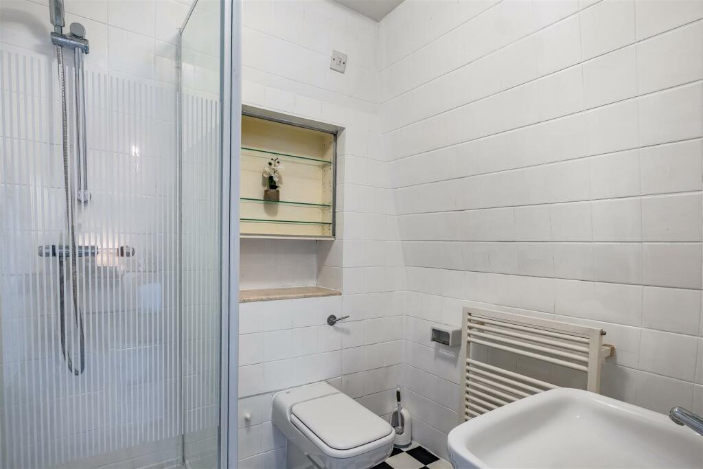 8447041-interior19.jpg