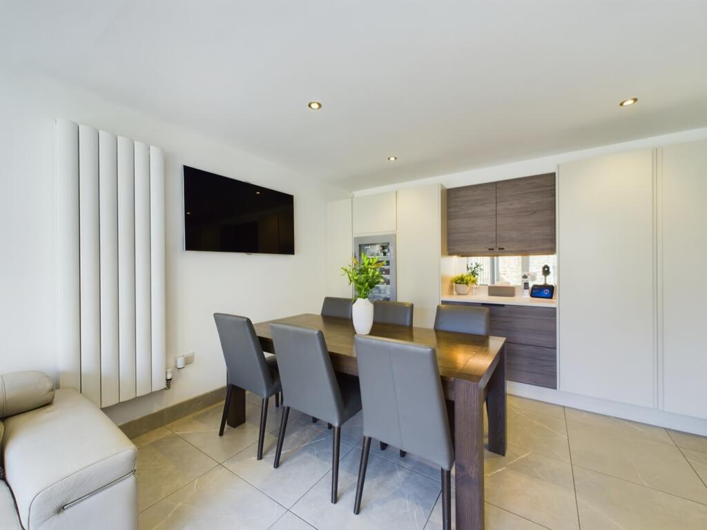 CAM01966G0-PR0215-STILL020