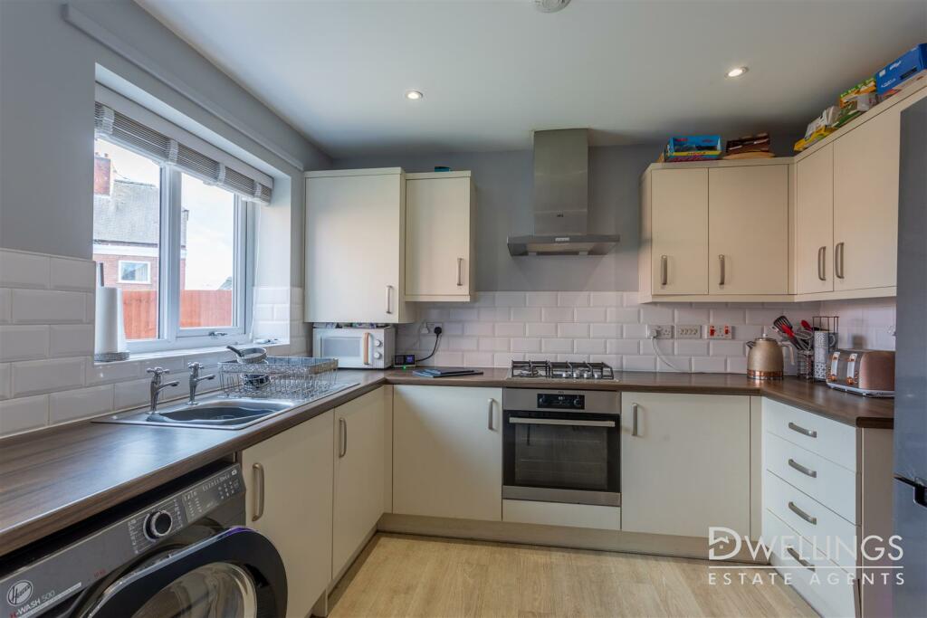 HAZELWELL AVENUE - KITCHEN/DINER