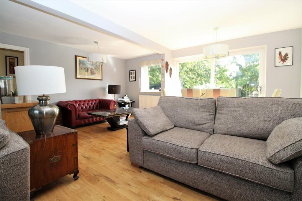 Sitting/Dining Room