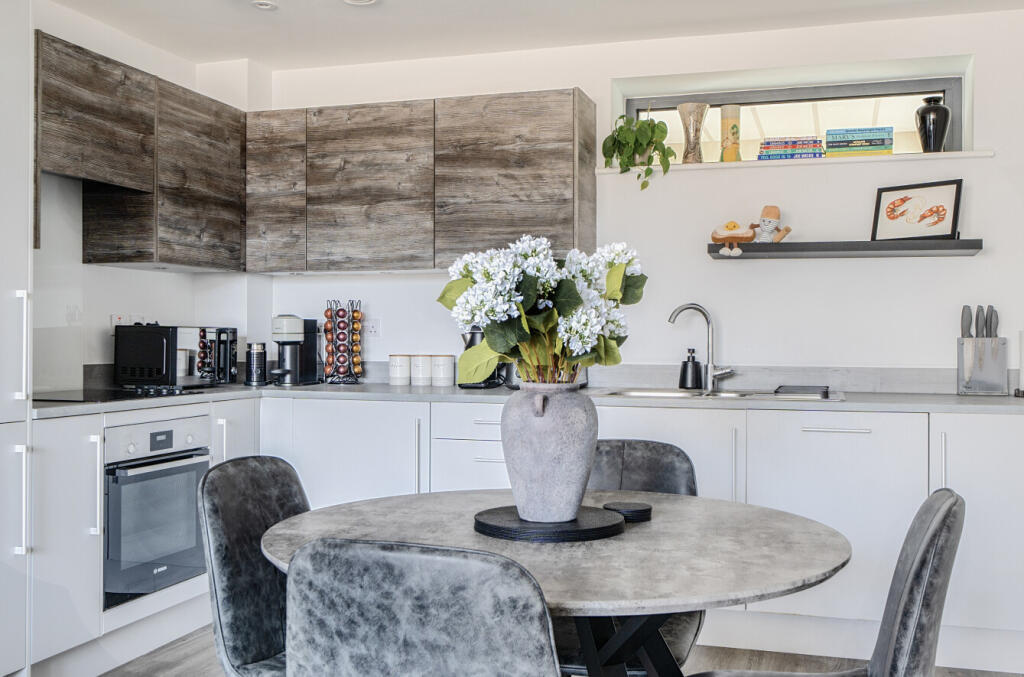 1311449-11-685168...