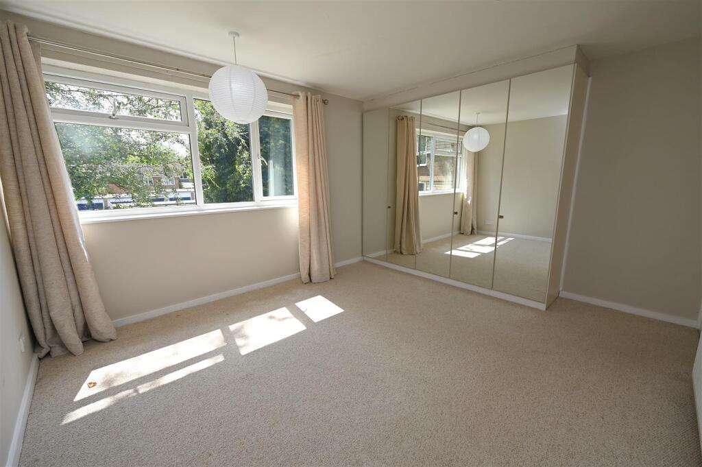 bedroom1.1.JPG