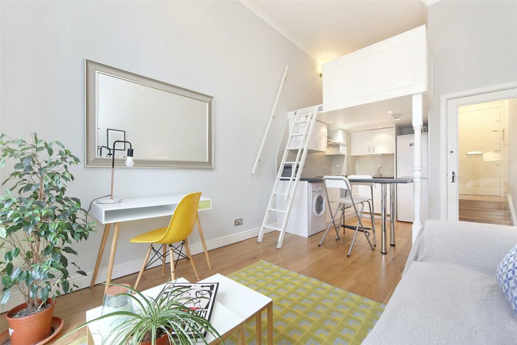 Reception / Kitchen