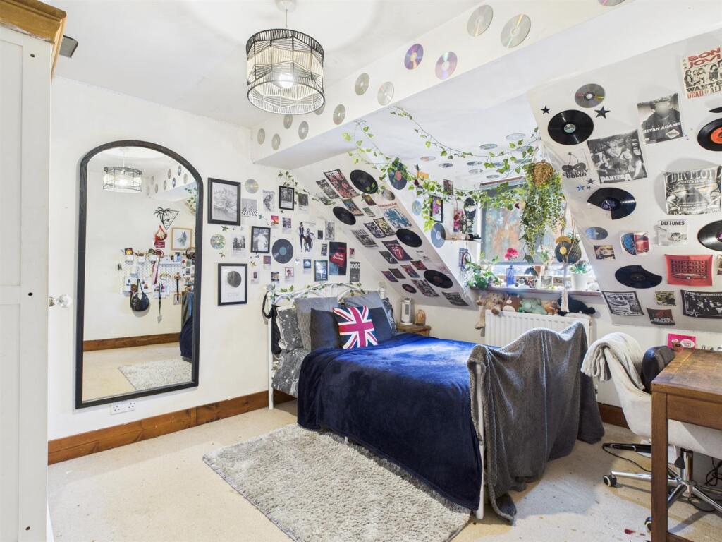 Bedroom 2.jpg