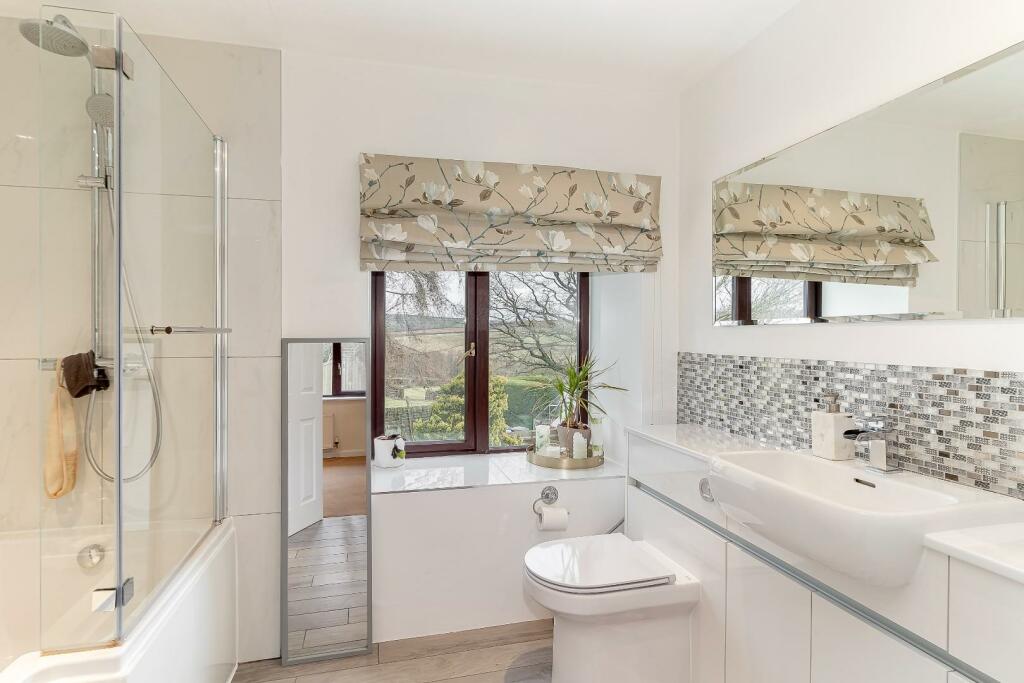 Master Bedroom Ensuite.jpg