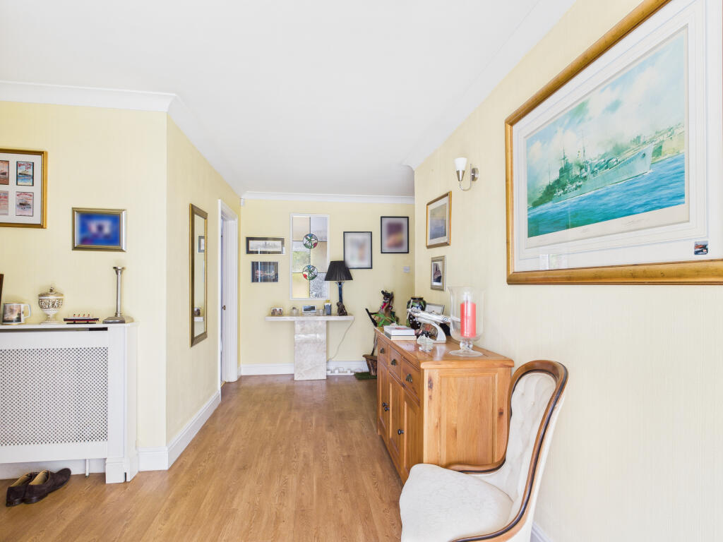 CAM01354G0-PR0589-STILL021