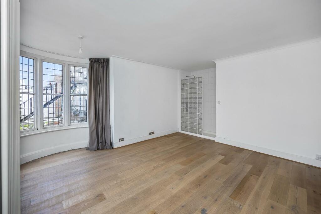 Arundel Terrace, 7-013.jpg
