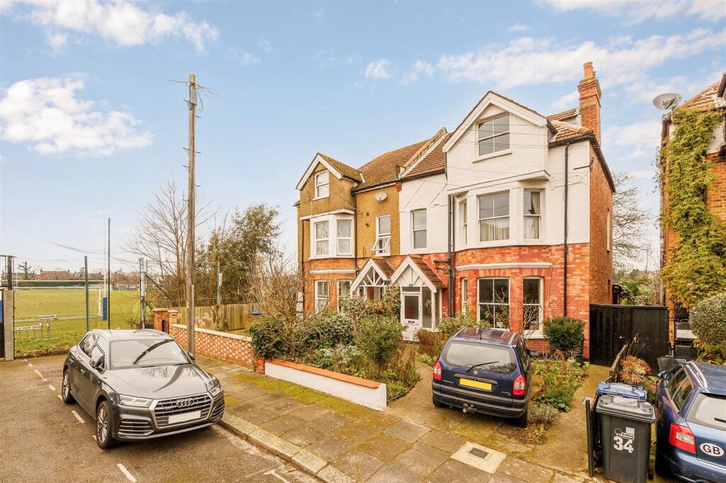 36 Buxton Gardens-2.jpg