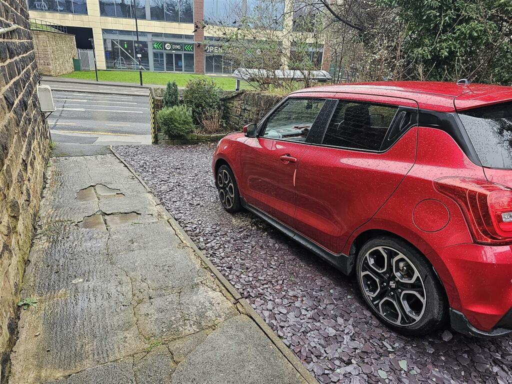 driveway.jpg