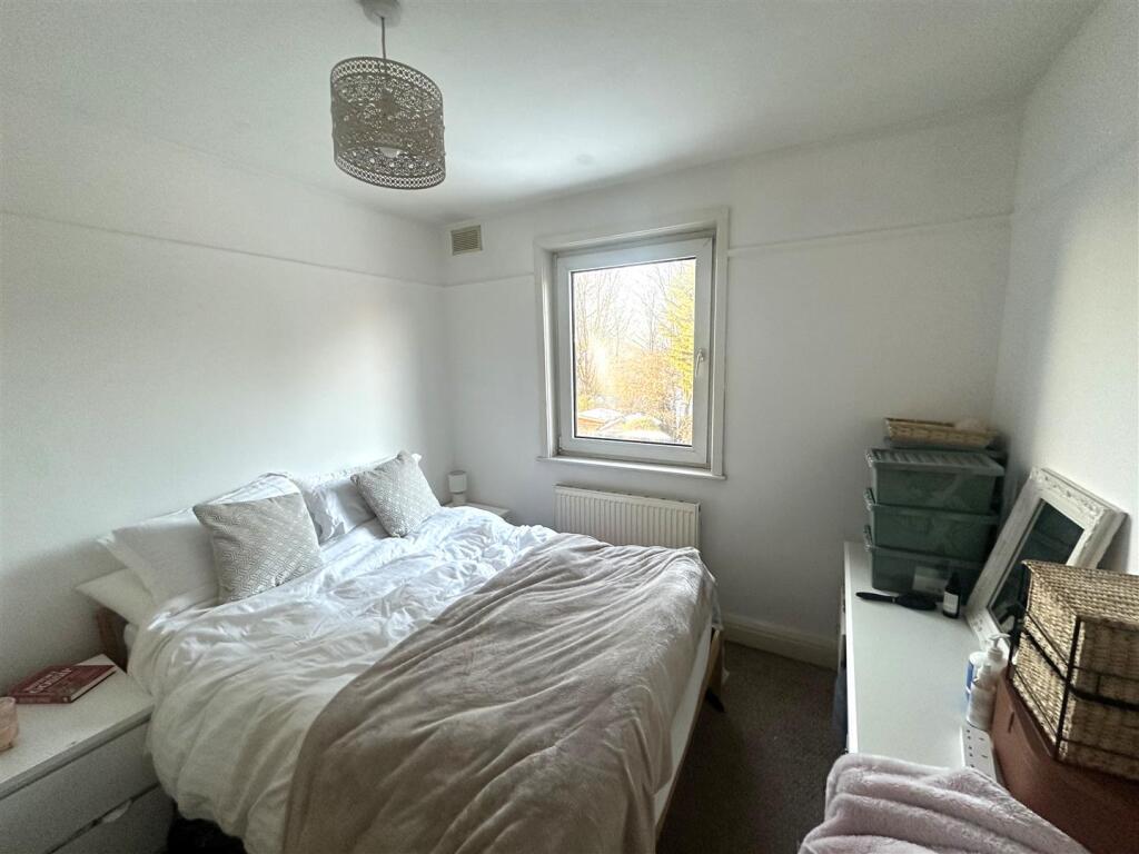 bed 2 1.jpg