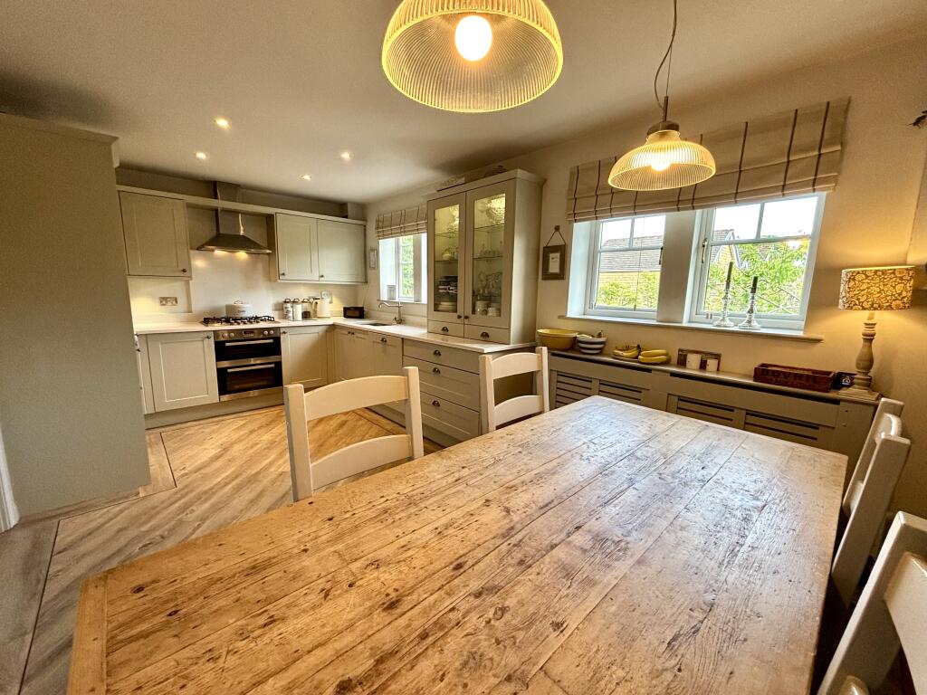 Dining kitchen