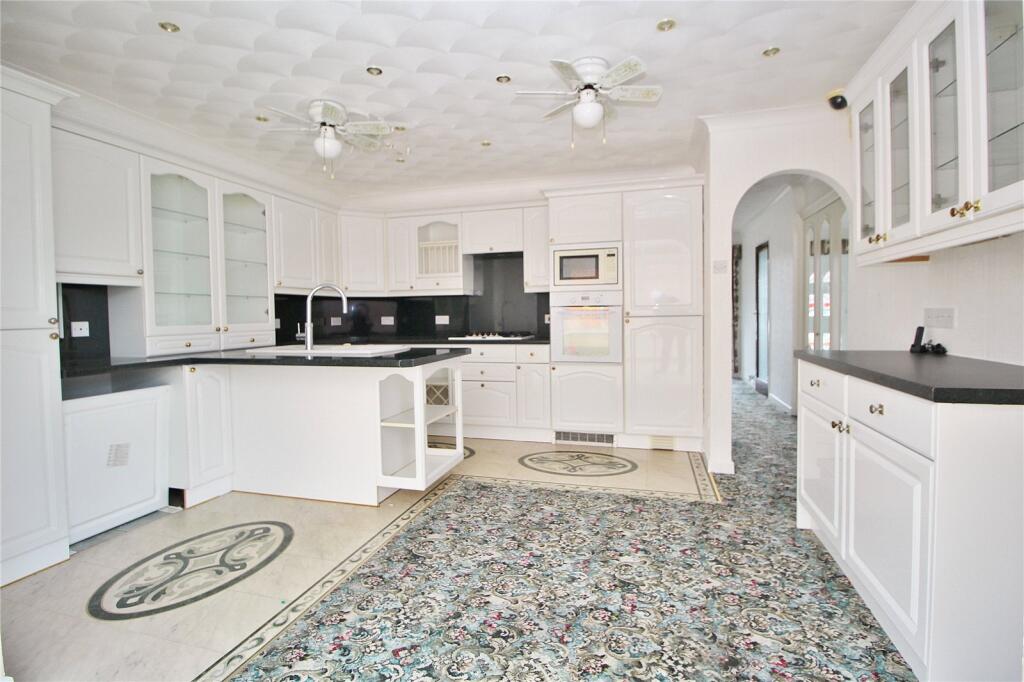 Kitchen/Breakfast Rm