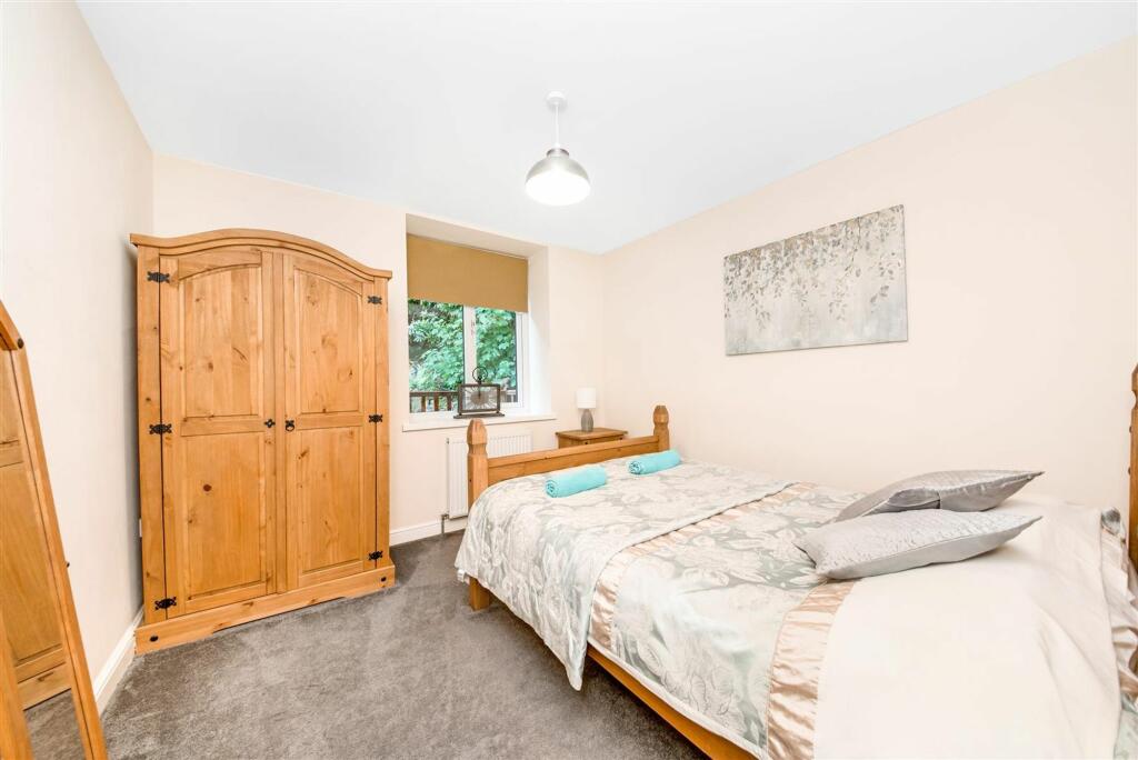 BEDROOM 4.jpg