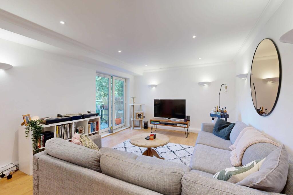 Lounge / Dining Room