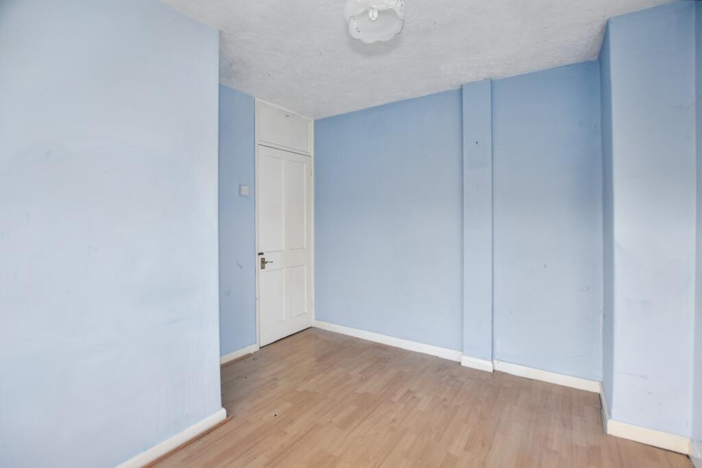 19 Escott Gardens, Mottingham, London, SE9 4BQ