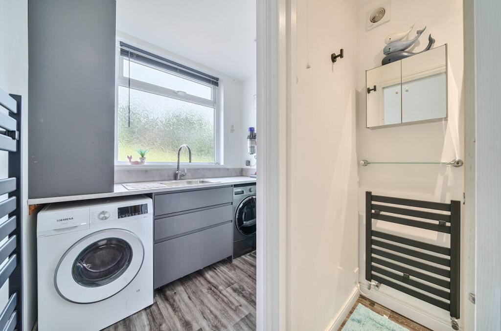 1305639-9-684ac46...