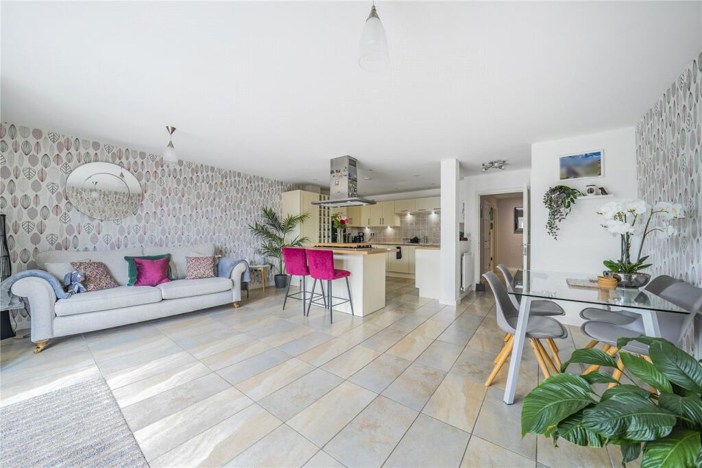Kitchen/Dining