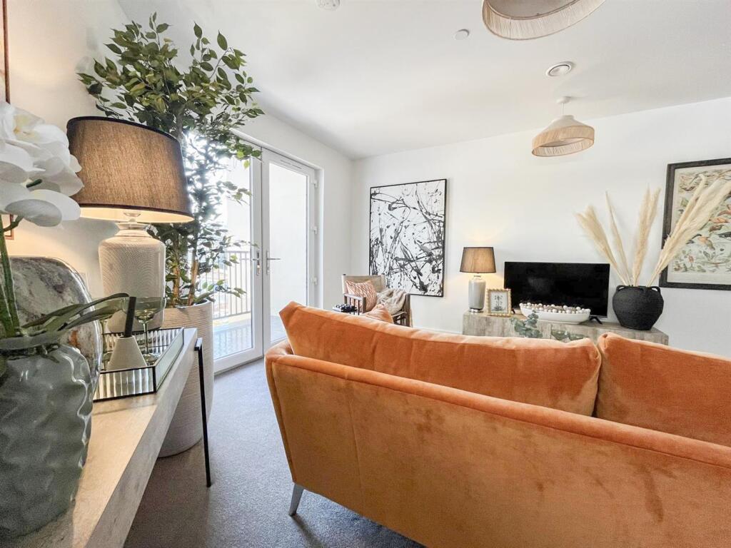 Living Room / Kitchen