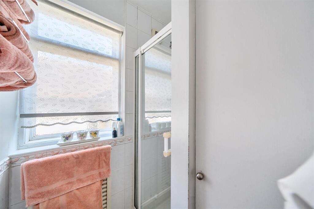 Shower Room:
