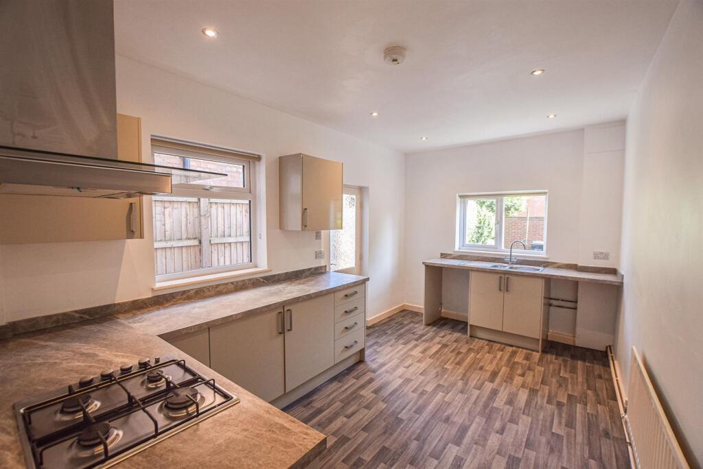 St Dunstans, 36 kitchen new.jpg