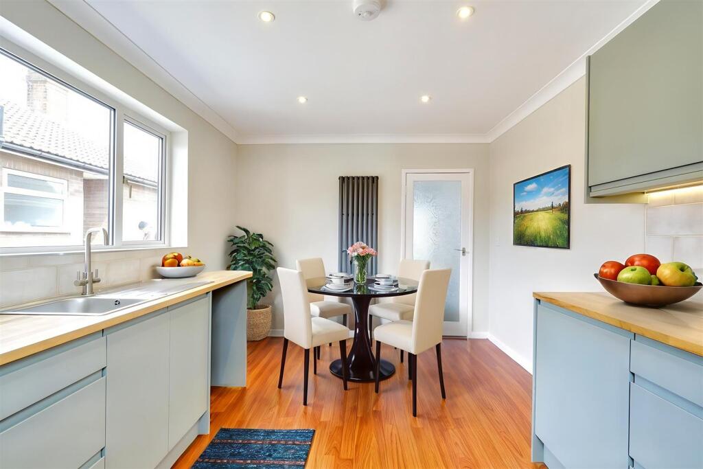 Kitchen_Diner-1_3 - Dining Room - Standard - 1.jpe