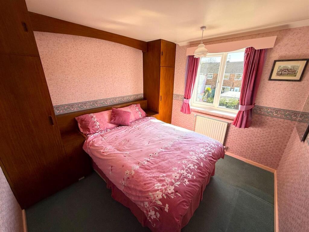 Bed 2 1 .jpg