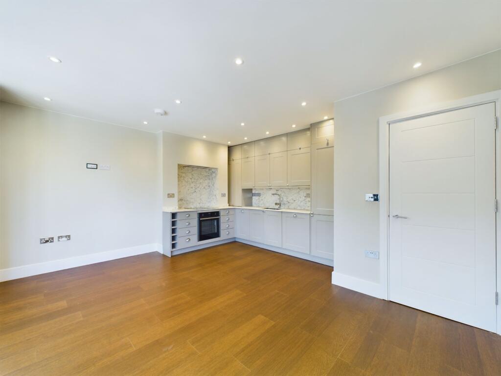OPEN PLAN KITCHEN