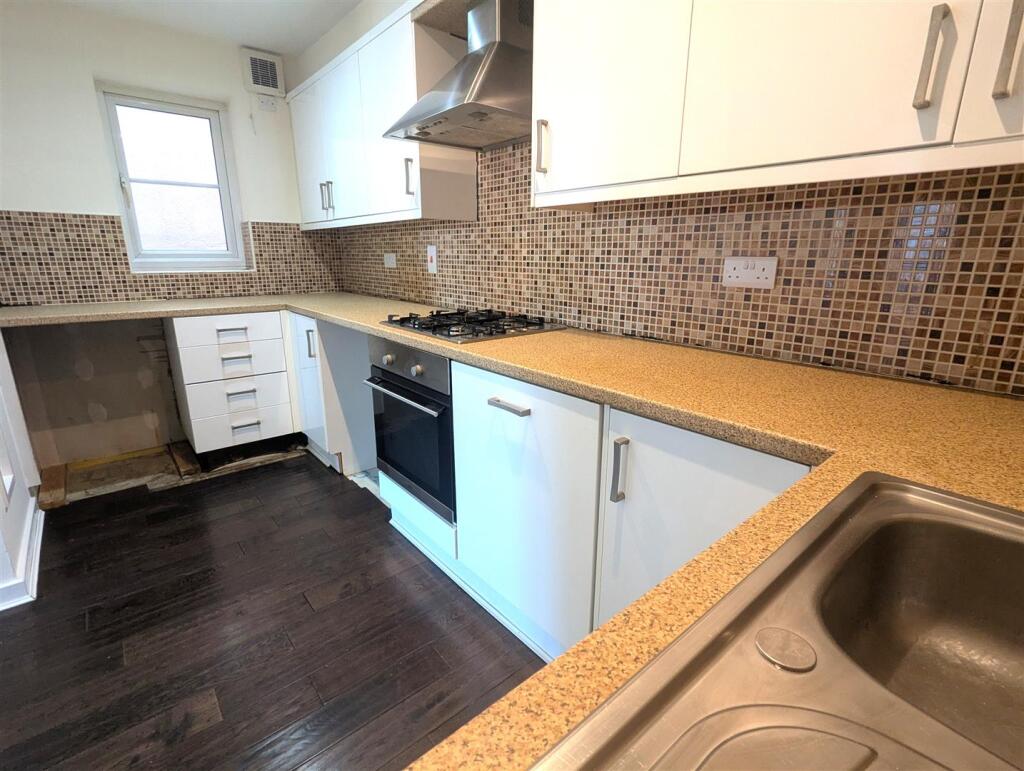 Living/Kitchen Area