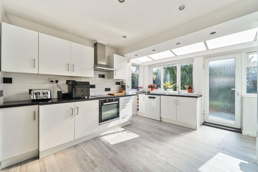 1328897-8-6880ba2042011