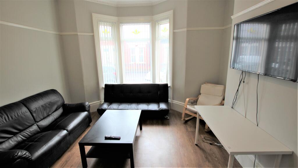 lounge heaton studen