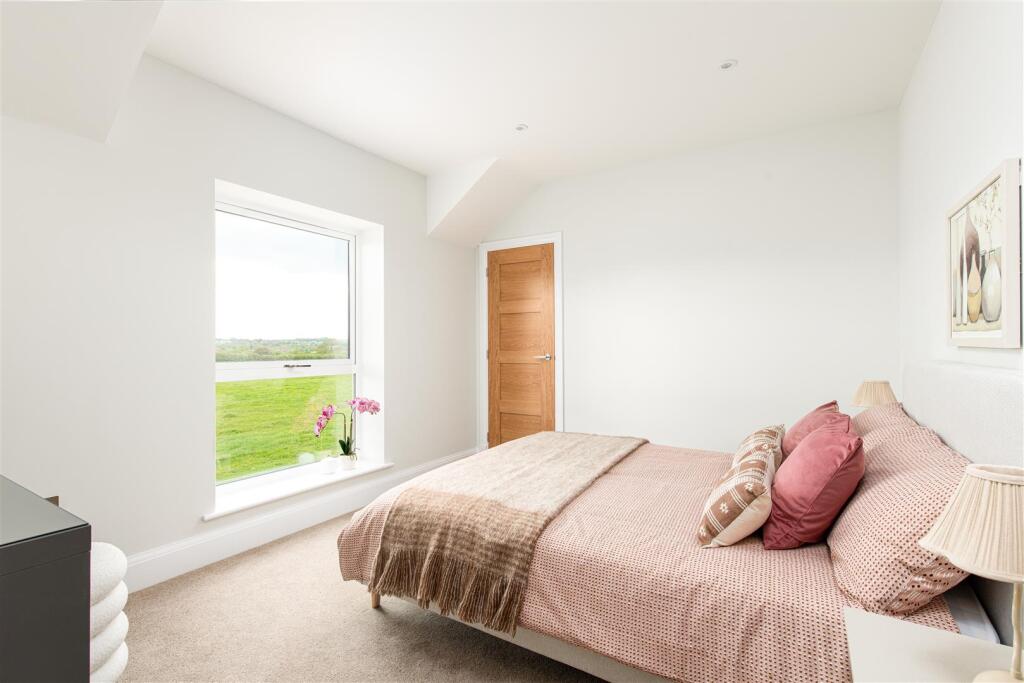 Bedroom2_1.jpg