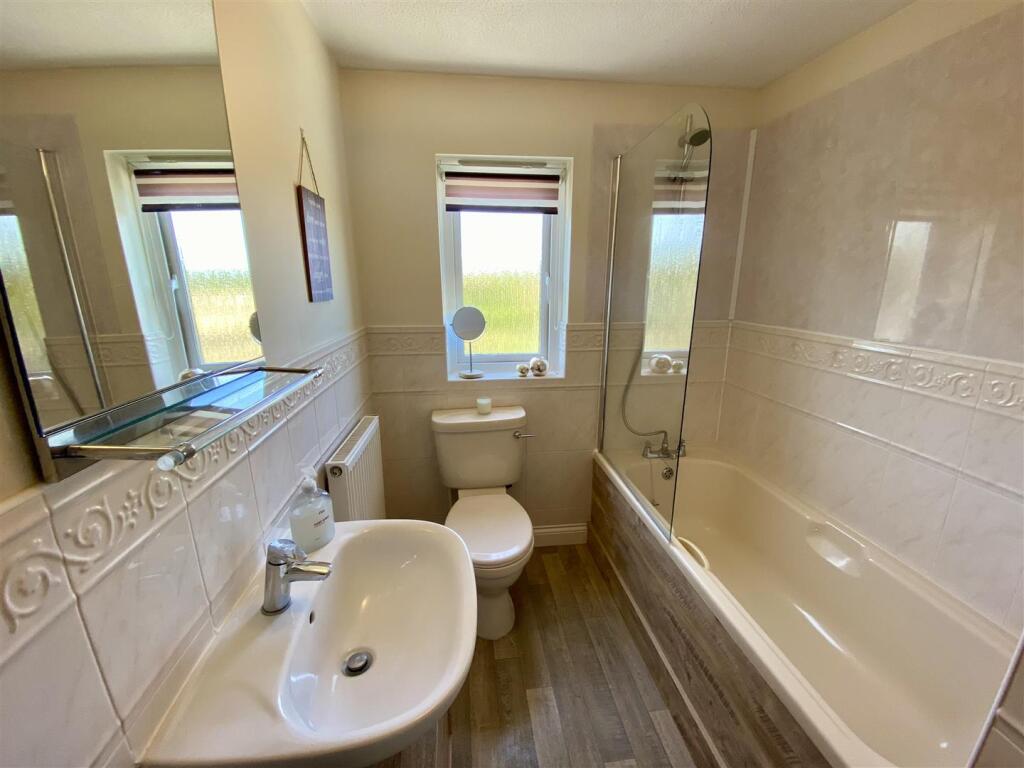 Bramleys Estate Agents - Oakfield Drive - Mirfield