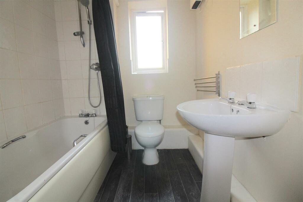 Villiers House - Bathroom.jpg