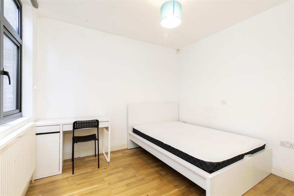 137 Camden High Street -7.jpg