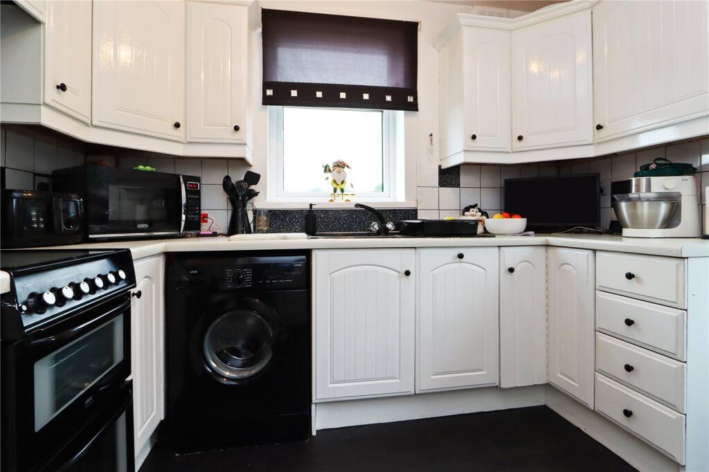 Kitchen Pic 2